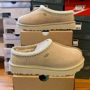 UGG Liquidation Pallets – 100 Pairs of UGG Shoes & Boots