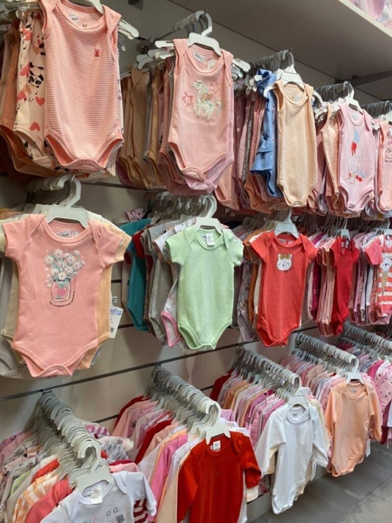 Wholesale kids clothing pallet with 230 pieces