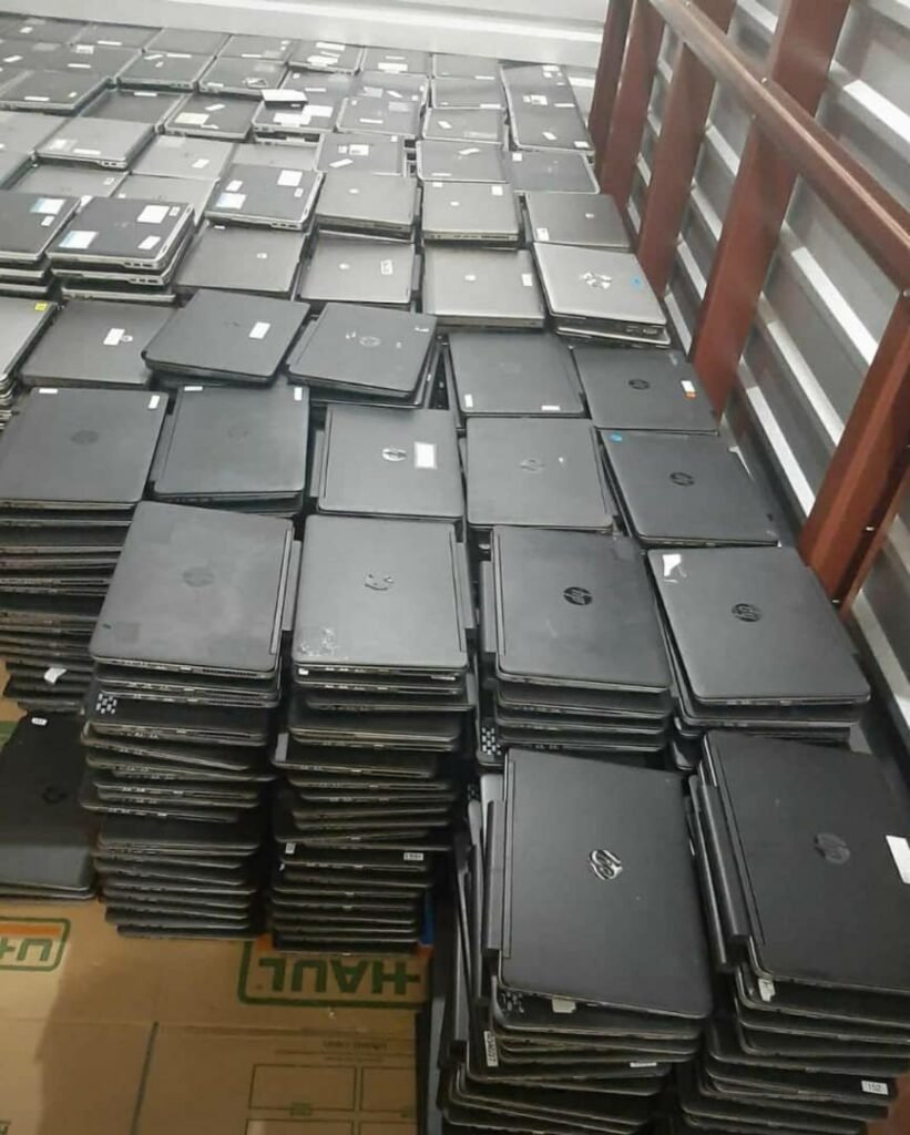 Wholesale laptop pallet with bulk laptops for resale